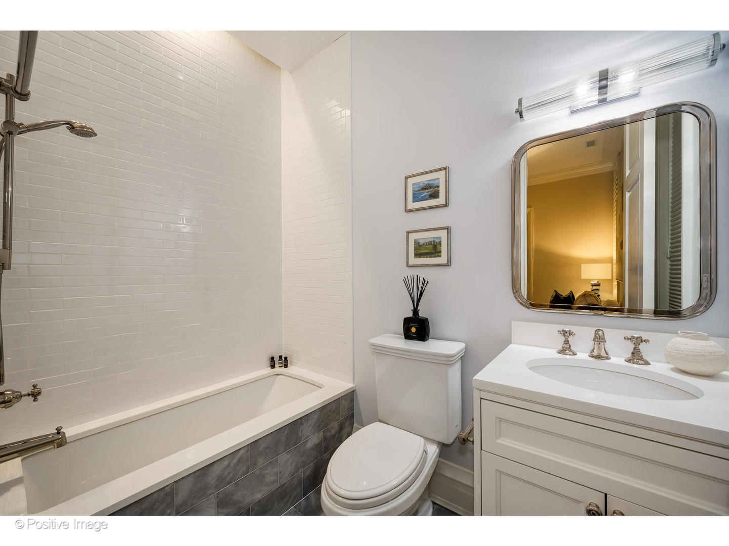 1720 N MOHAWK St Chicago, IL 60614