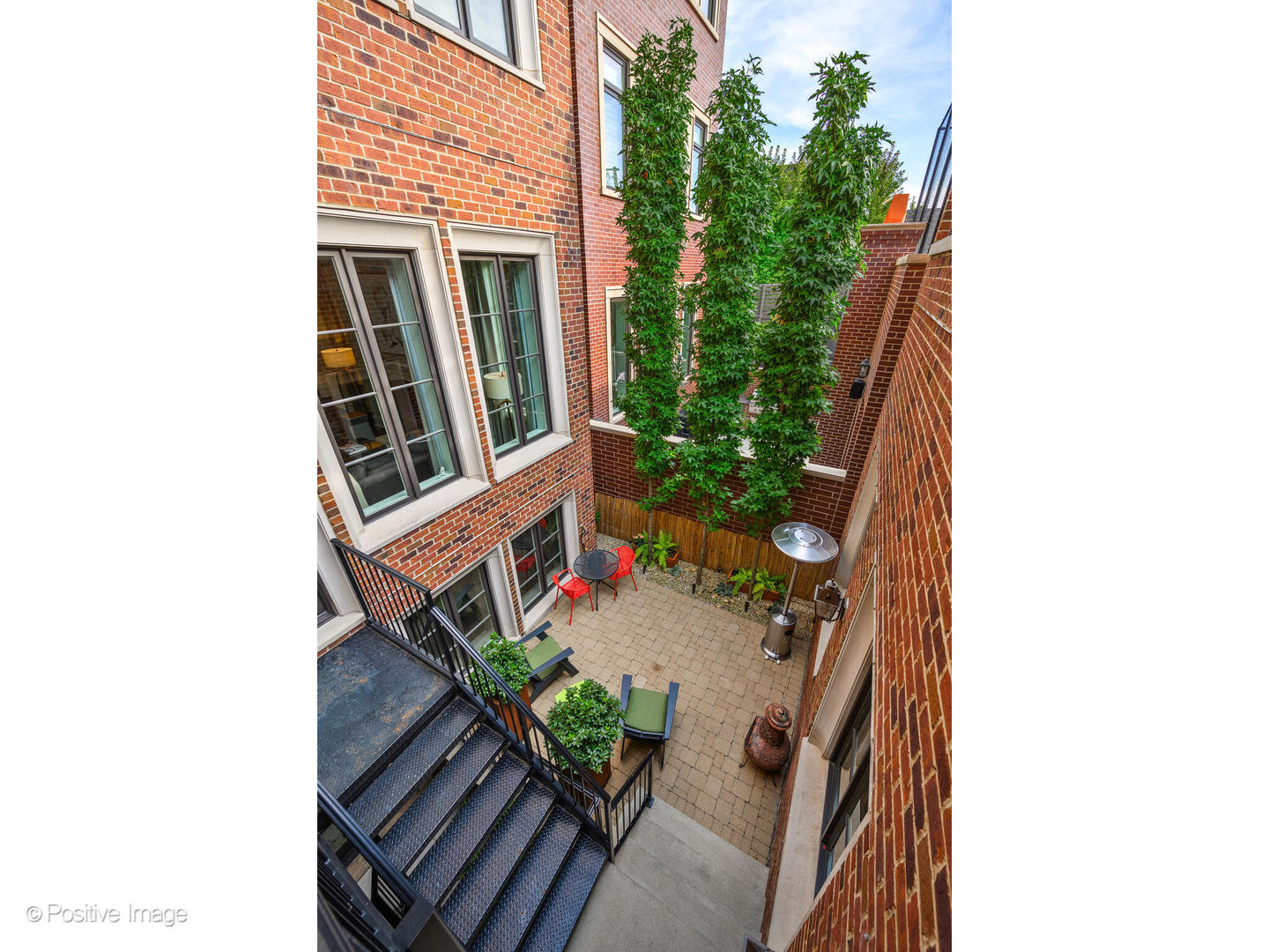 1720 N MOHAWK St Chicago, IL 60614