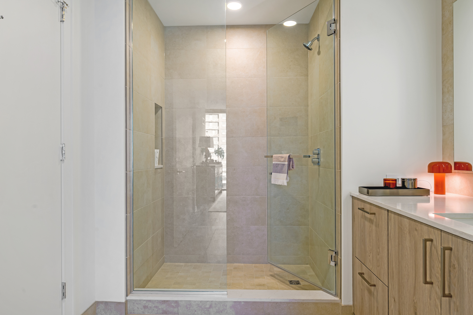 211 N Hbr Dr #1205 Chicago, IL 60601