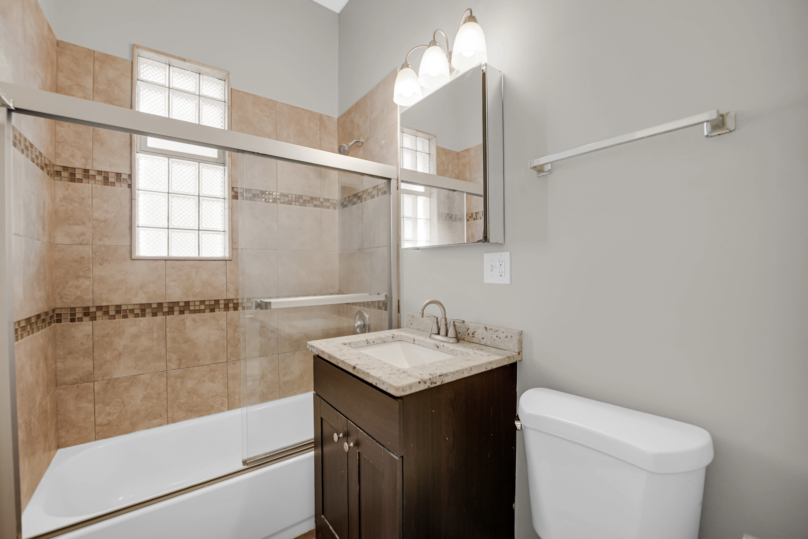 2333 W Montana St Chicago, IL 60647