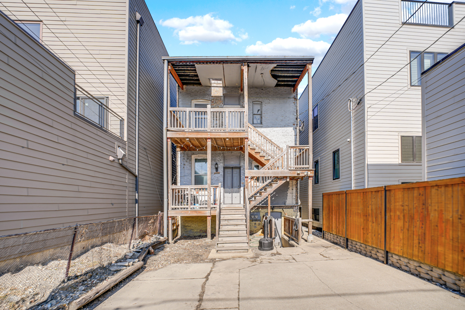 2333 W Montana St Chicago, IL 60647