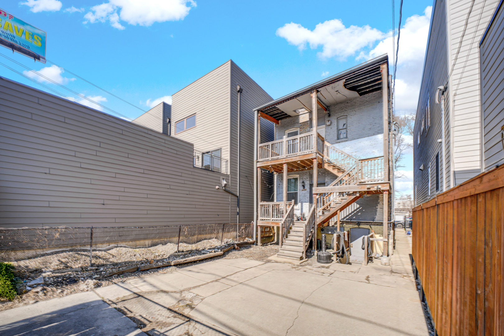 2333 W Montana St Chicago, IL 60647