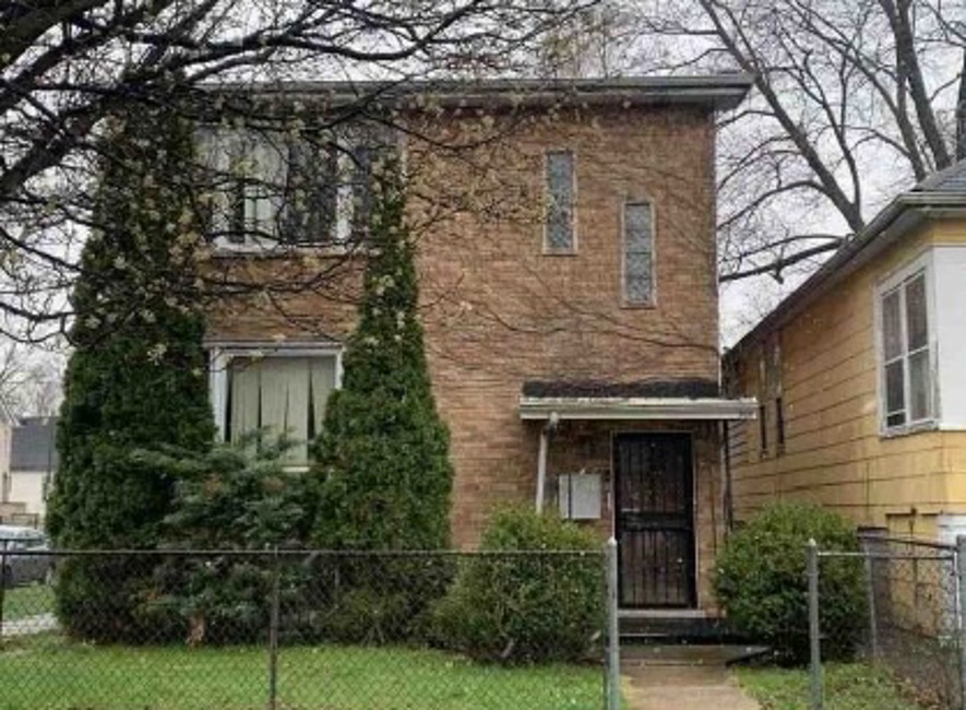 301 W 118th St Chicago, IL 60628