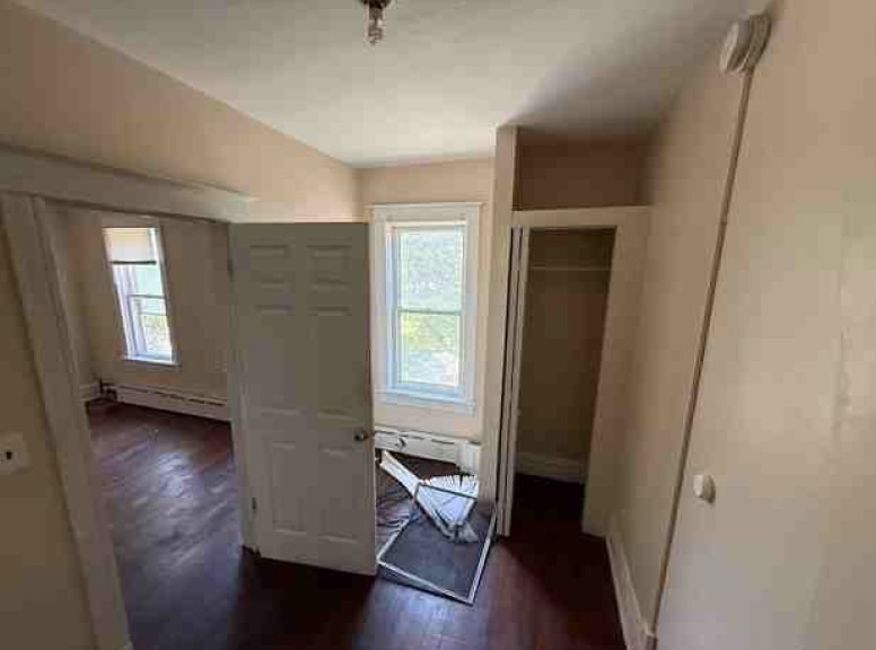 1617 Grv Ave North Chicago, IL 60064