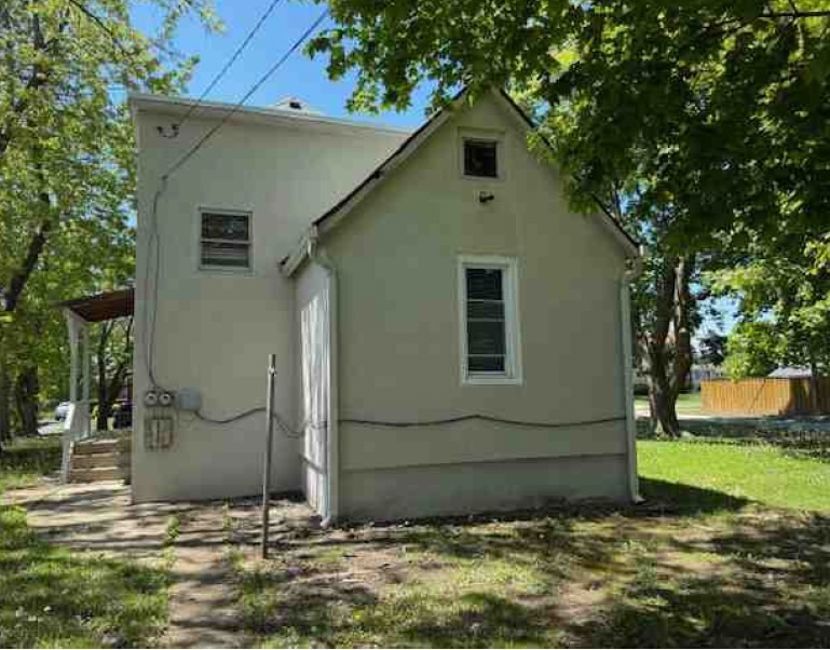 1617 Grv Ave North Chicago, IL 60064