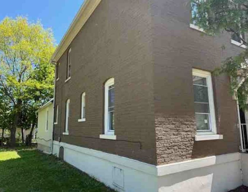 1617 Grv Ave North Chicago, IL 60064