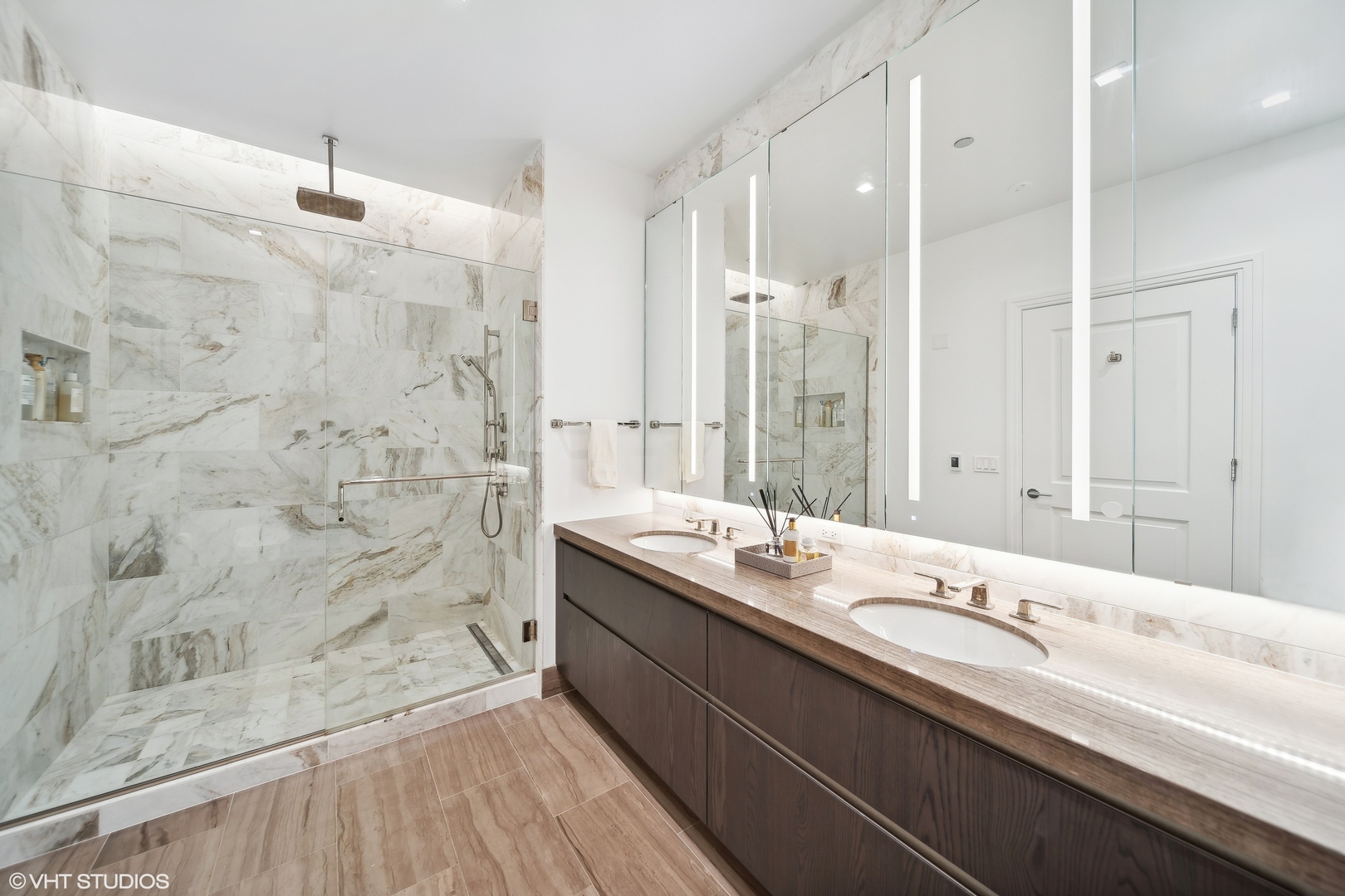 363 E Wacker Dr #4304 Chicago, IL 60601