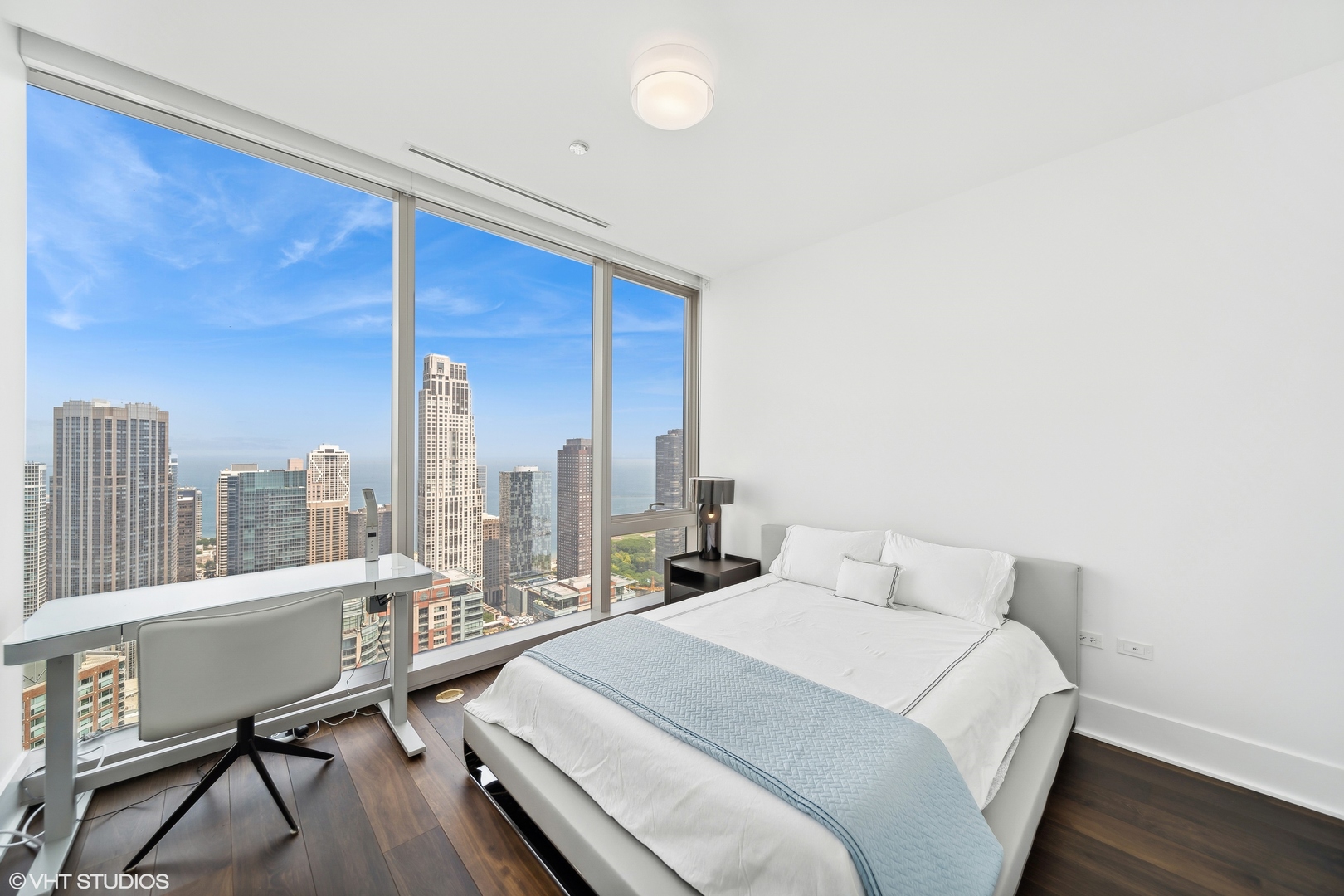 363 E Wacker Dr #4304 Chicago, IL 60601