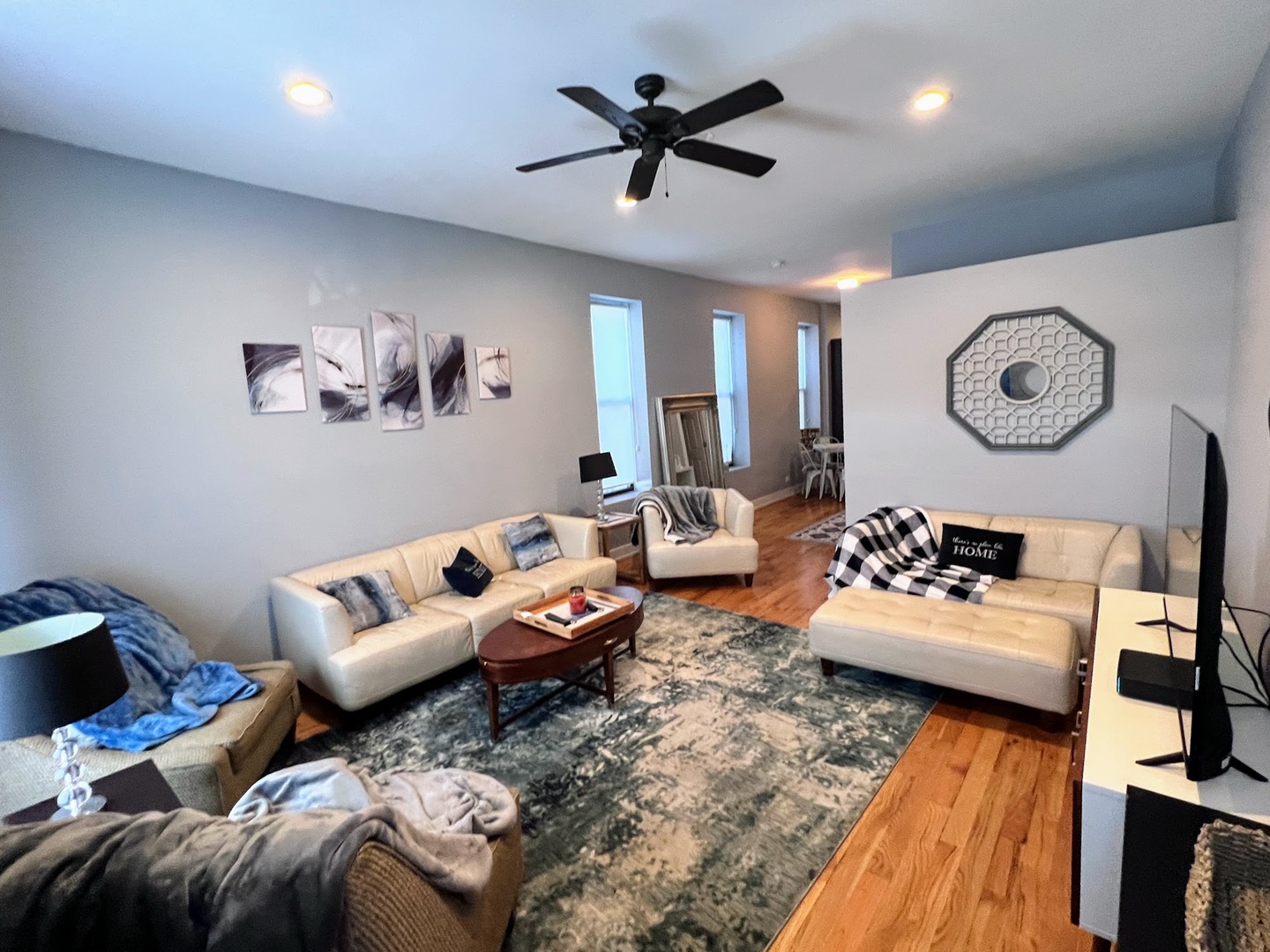 113 S Paulina St #3F Chicago, IL 60612