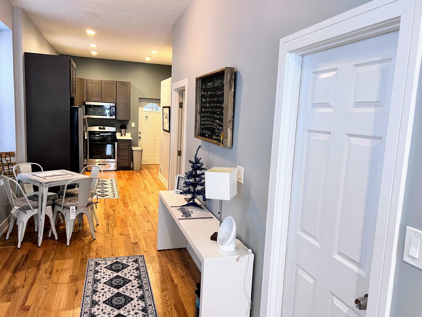 113 S Paulina St #3F Chicago, IL 60612