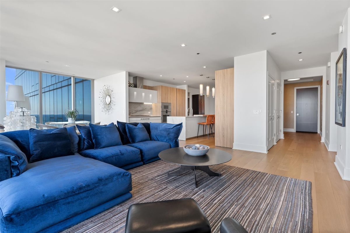 363 E Wacker Dr #4206 Chicago, IL 60601