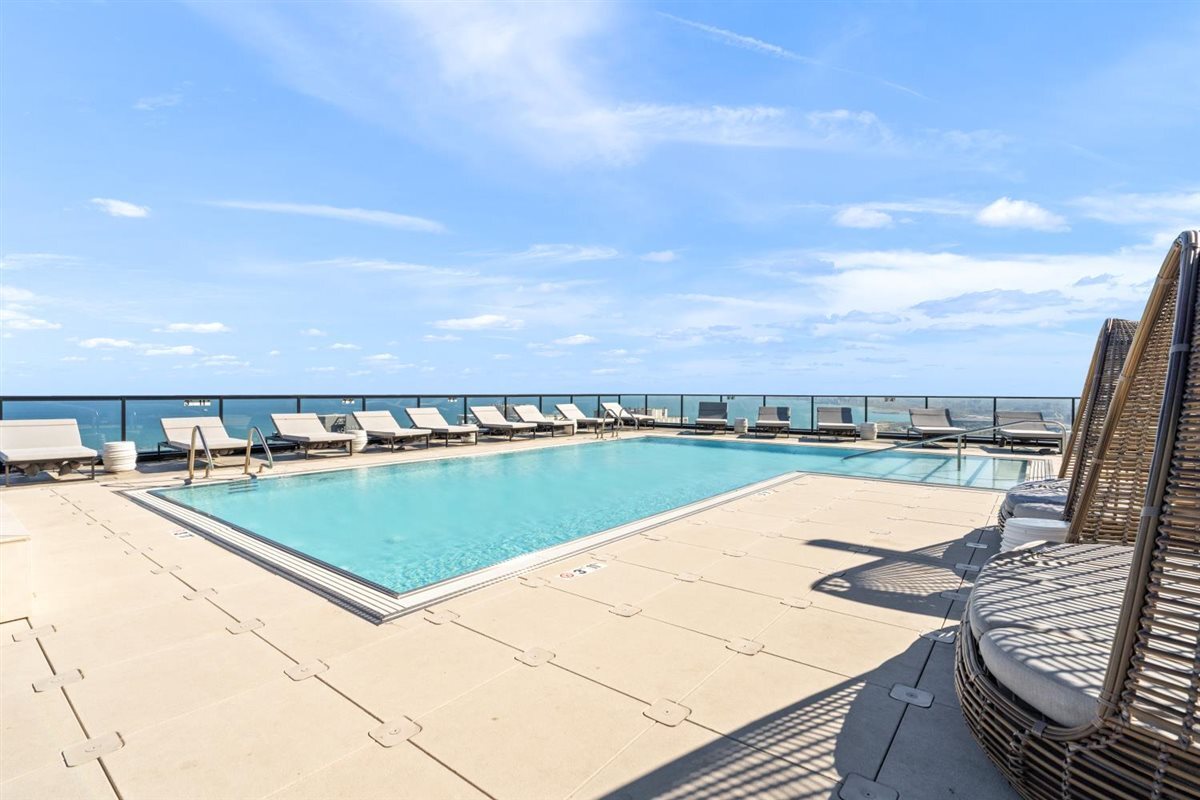 363 E Wacker Dr #4206 Chicago, IL 60601