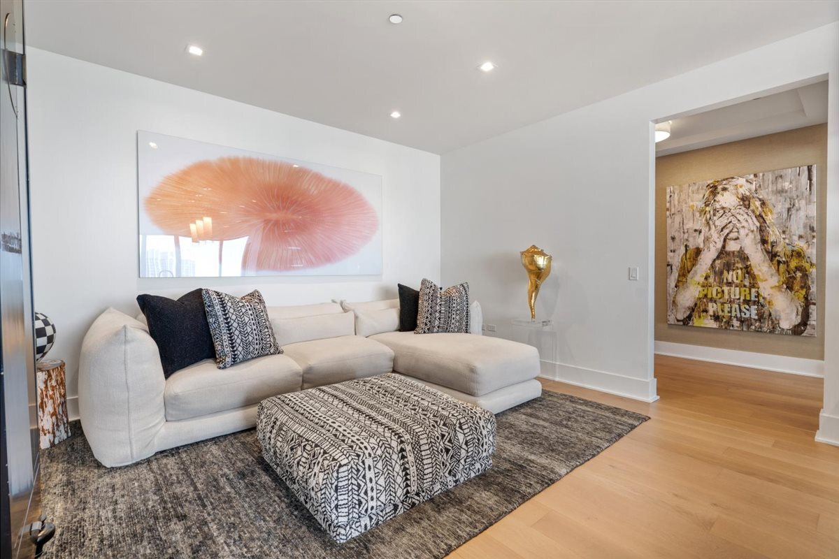 363 E Wacker Dr #4206 Chicago, IL 60601