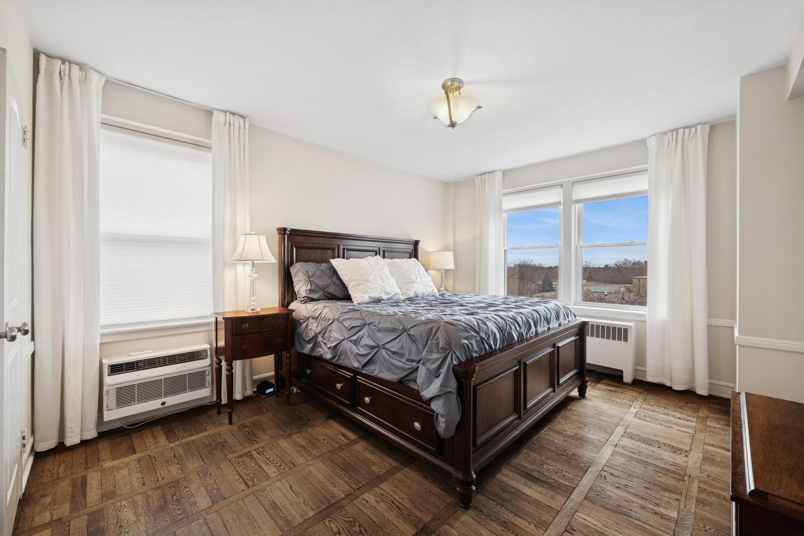 1585 Rdg Ave #611 Evanston, IL 60201