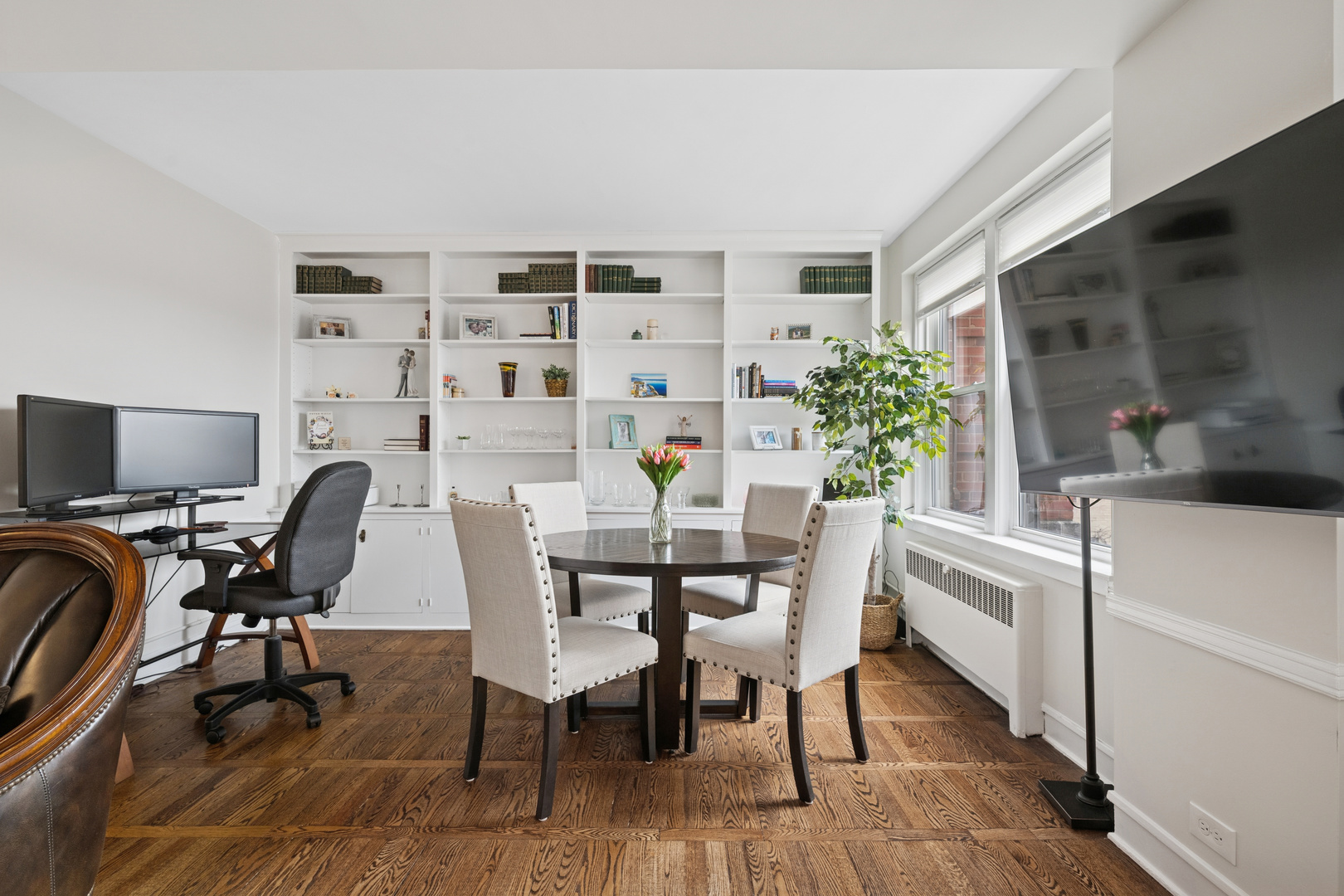 1585 Rdg Ave #611 Evanston, IL 60201