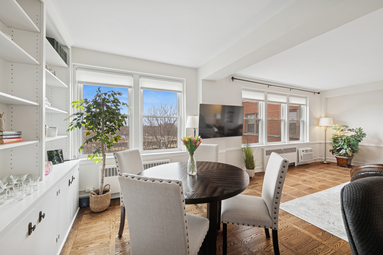 1585 Rdg Ave #611 Evanston, IL 60201