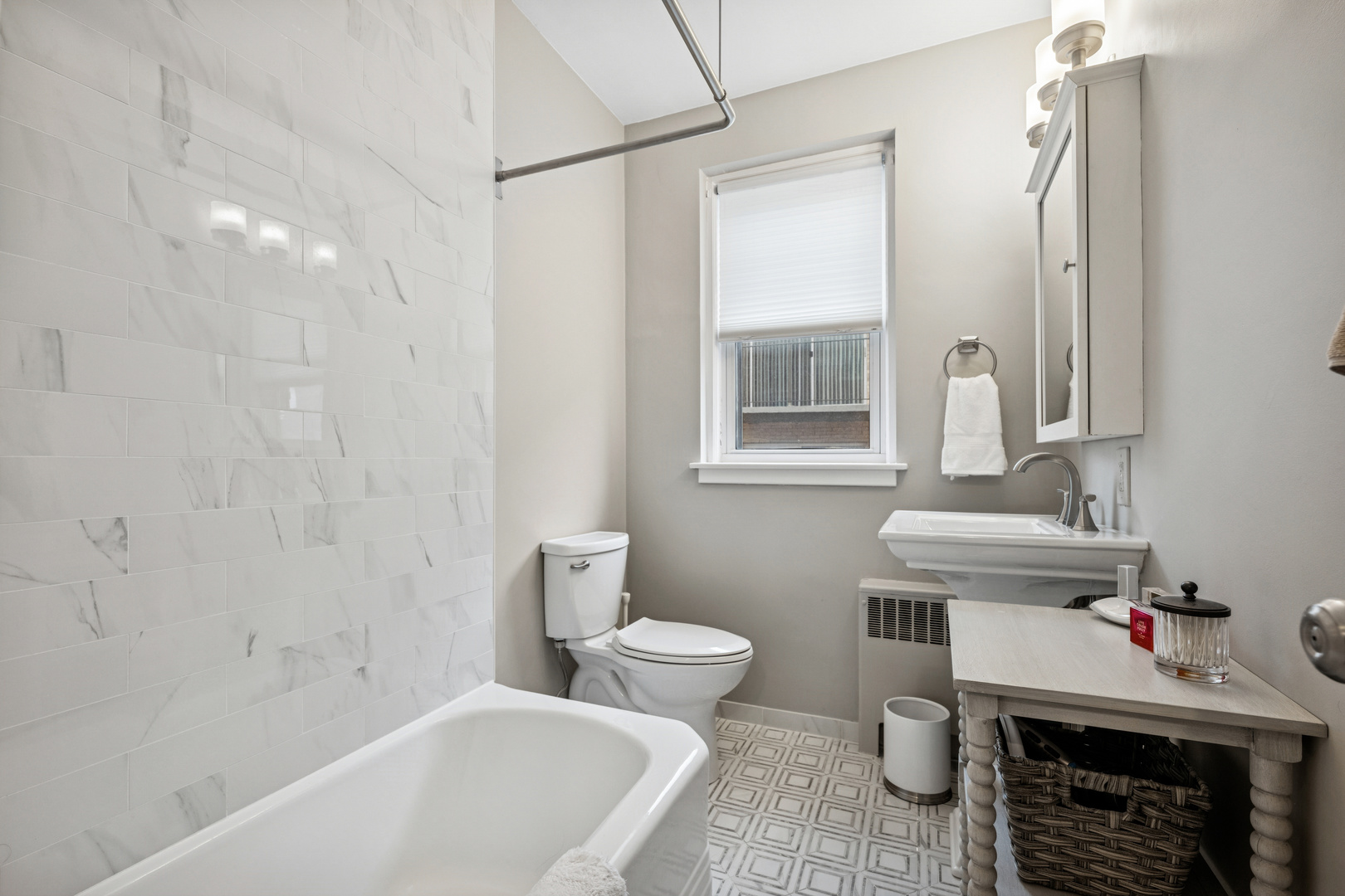 1585 Rdg Ave #611 Evanston, IL 60201