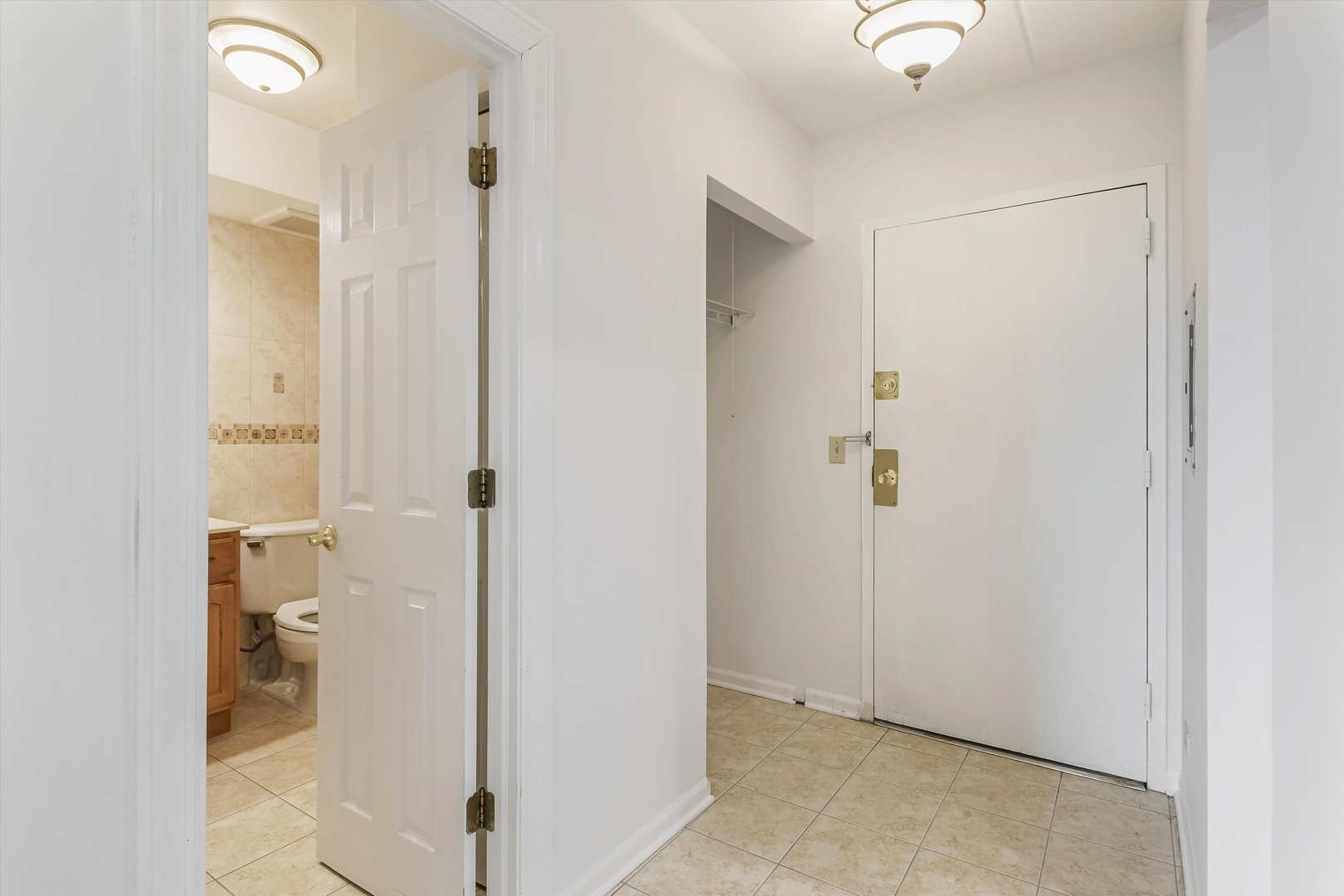 9078 W Heathwood Dr #5D Niles, IL 60714