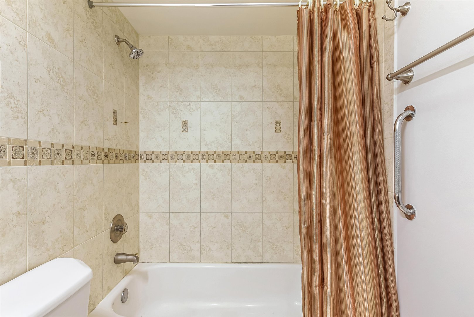 9078 W Heathwood Dr #5D Niles, IL 60714