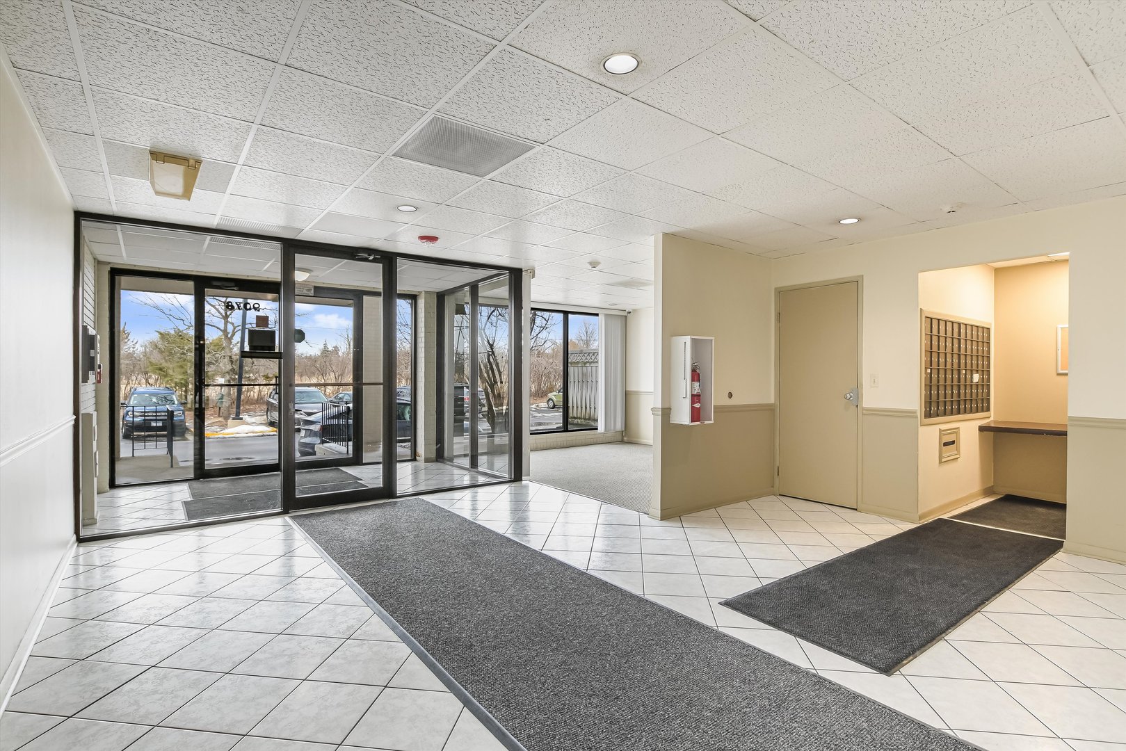 9078 W Heathwood Dr #5D Niles, IL 60714