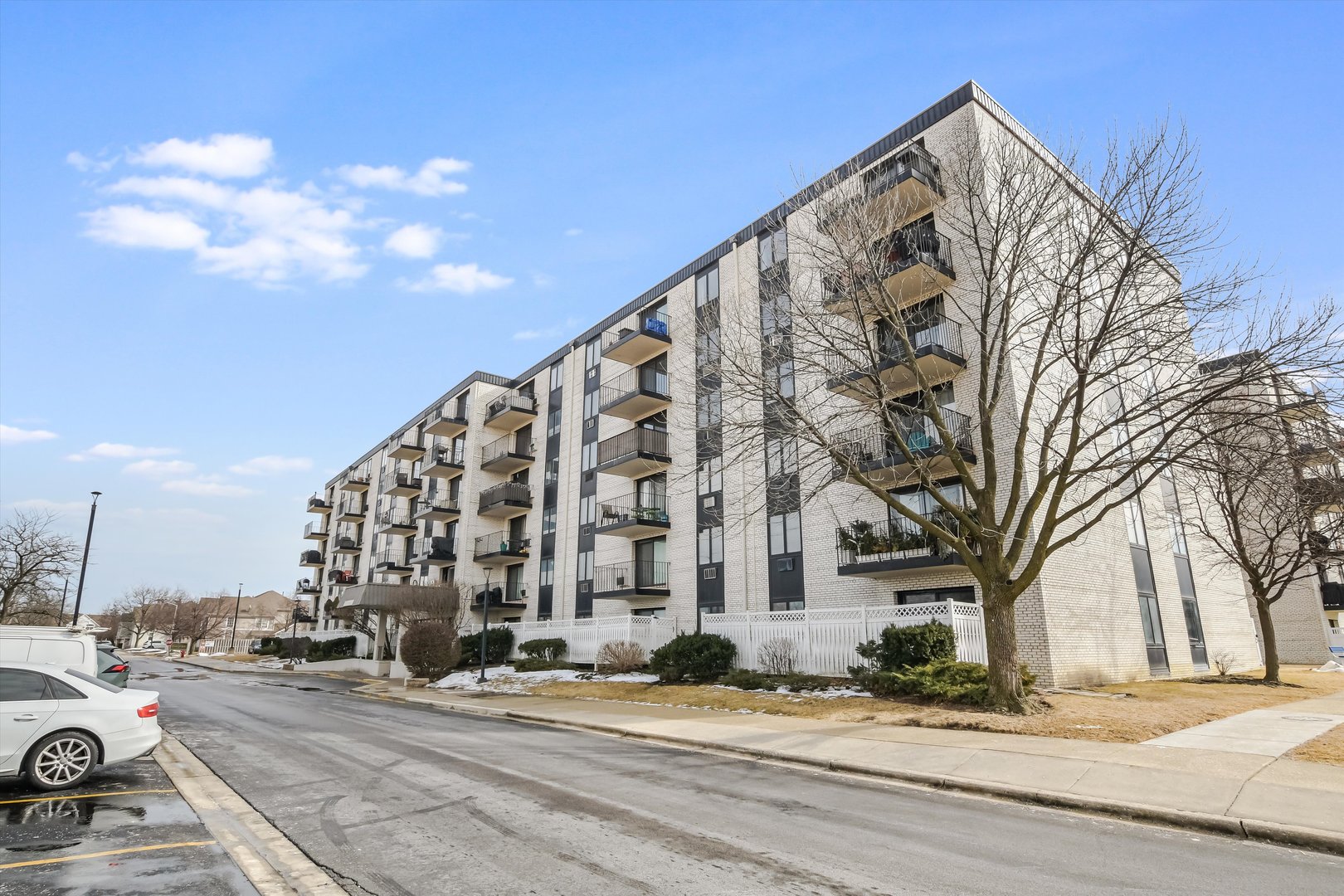 9078 W Heathwood Dr #5D Niles, IL 60714