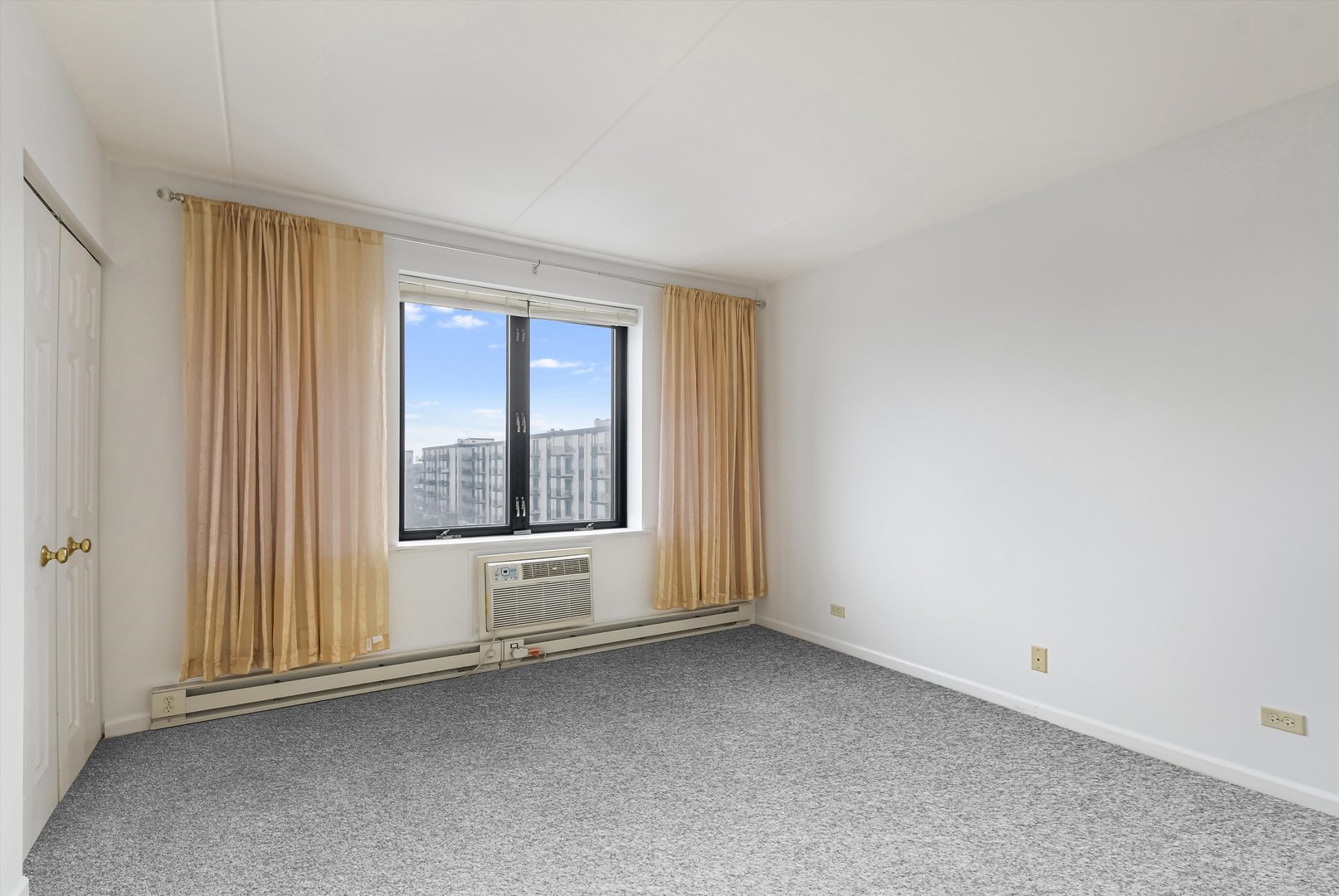 9078 W Heathwood Dr #5D Niles, IL 60714