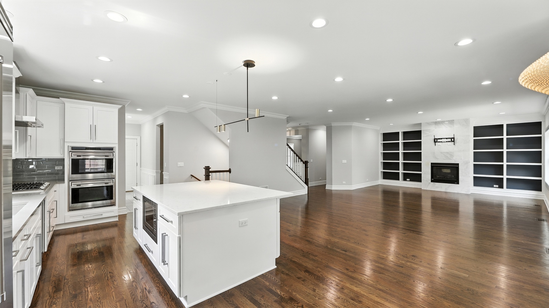 1127 Kenton Rd Deerfield, IL 60015