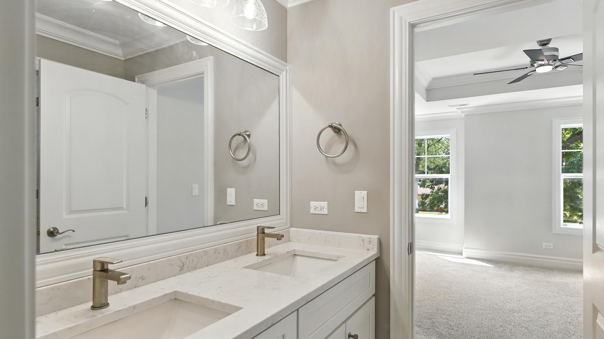 1127 Kenton Rd Deerfield, IL 60015