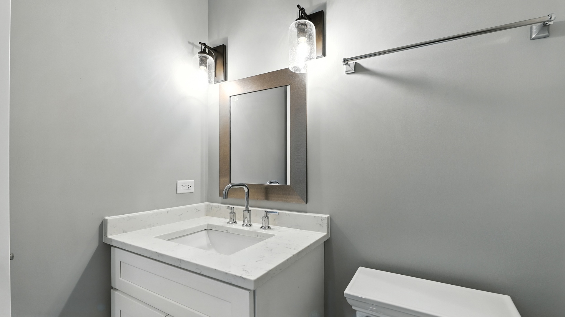 1127 Kenton Rd Deerfield, IL 60015