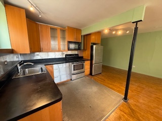 2726 Central St #3D Evanston, IL 60201