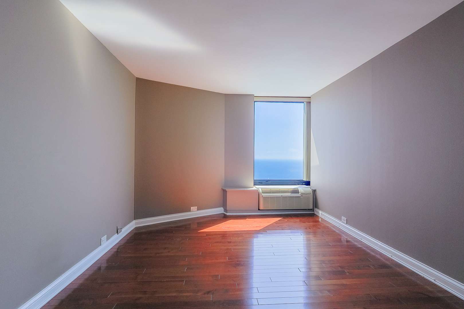 155 N Hbr Dr #5210 Chicago, IL 60601