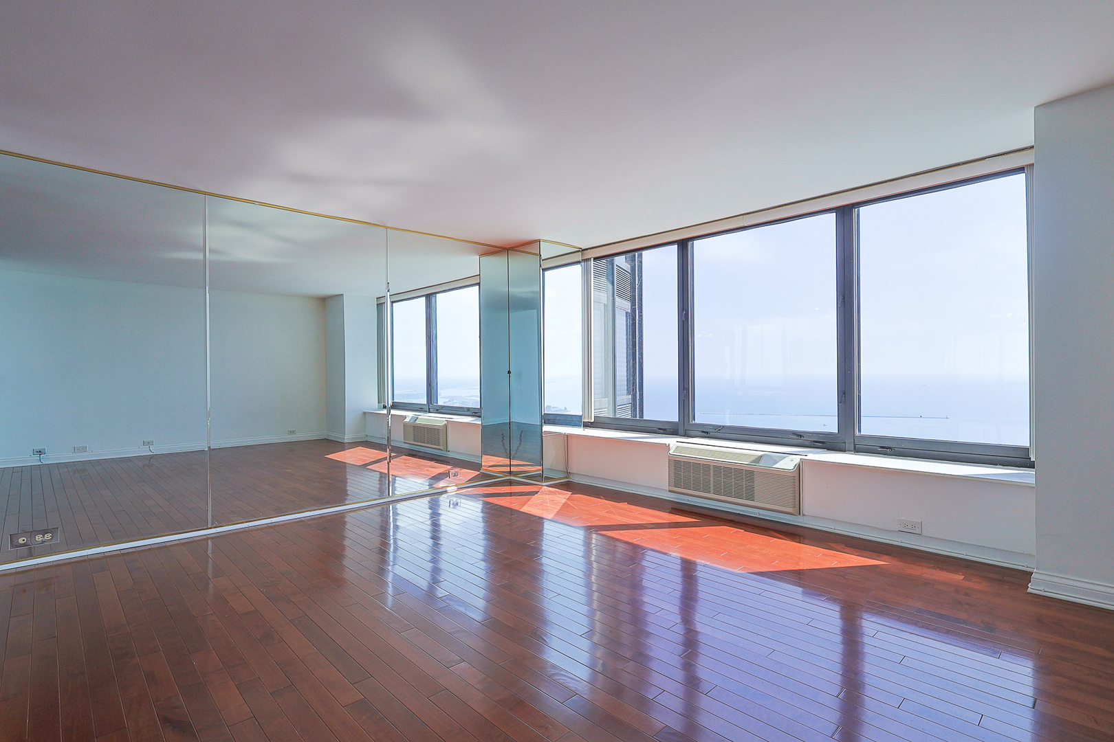 155 N Hbr Dr #5210 Chicago, IL 60601