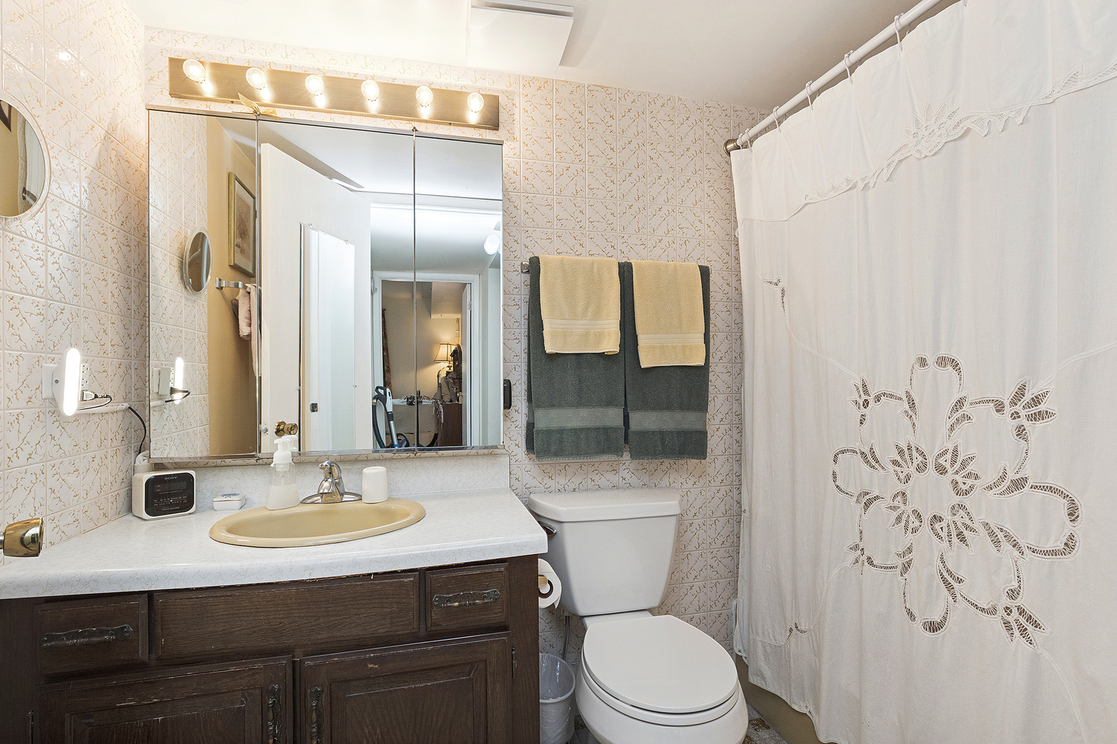 1940 183rd St #1C Homewood, IL 60430