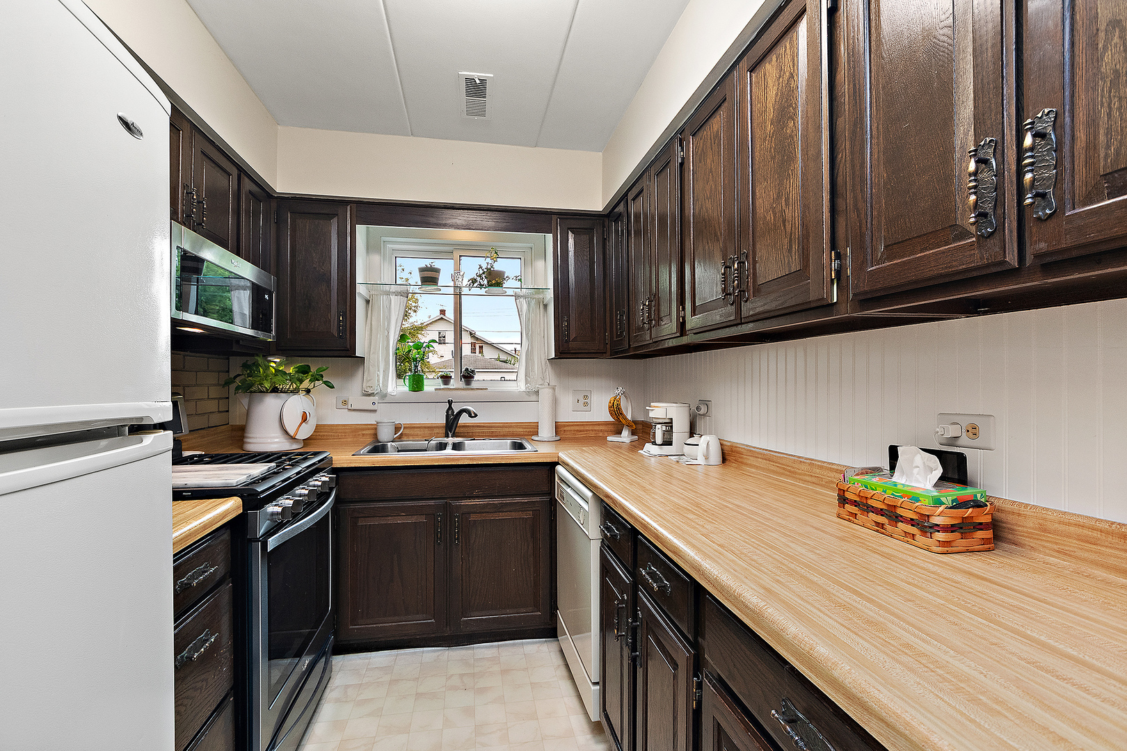 1940 183rd St #1C Homewood, IL 60430