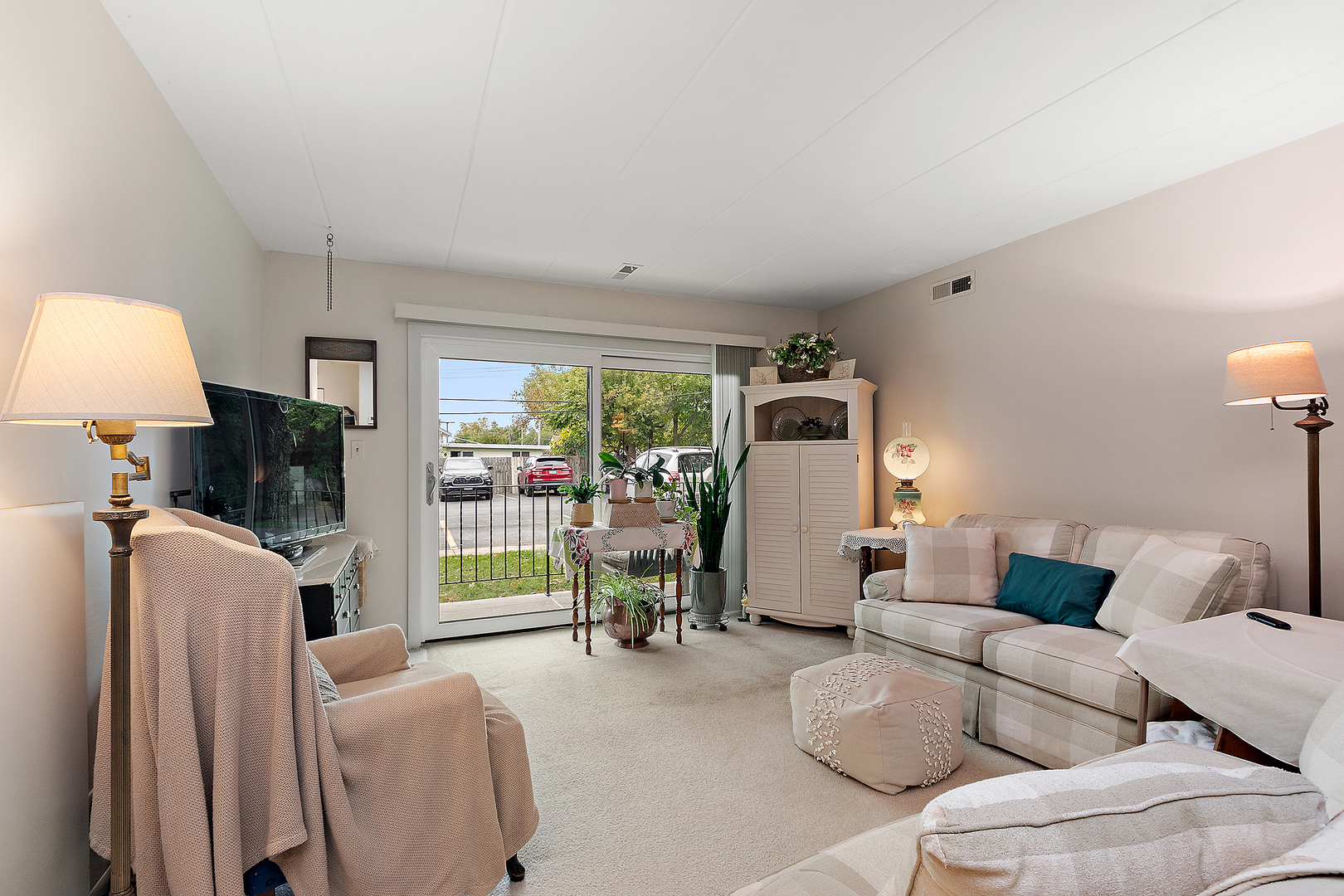 1940 183rd St #1C Homewood, IL 60430