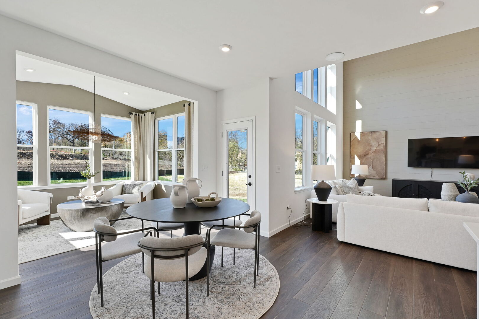 1690 Landy Ln Deerfield, IL 60015