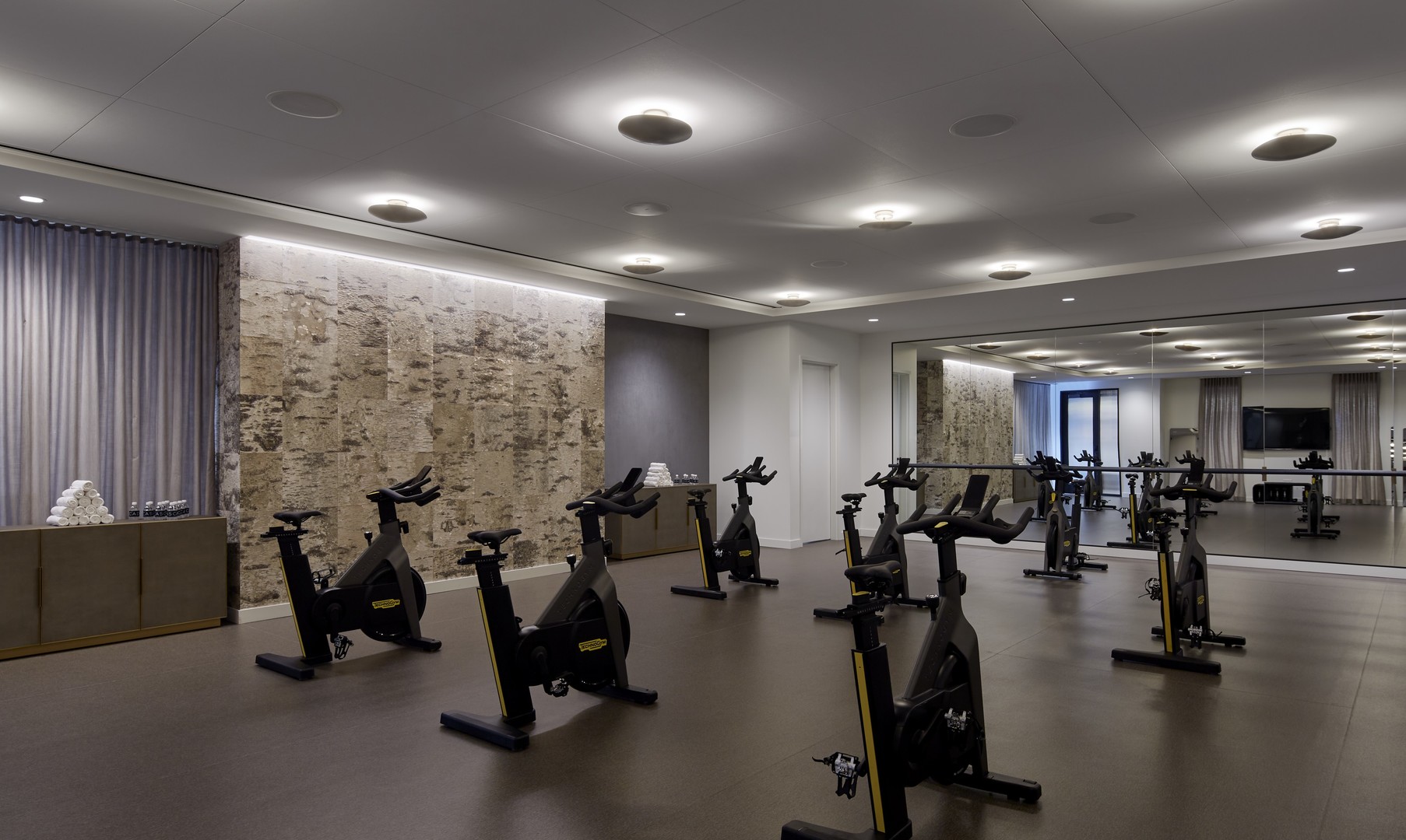 211 N Hbr Dr #4401 Chicago, IL 60601