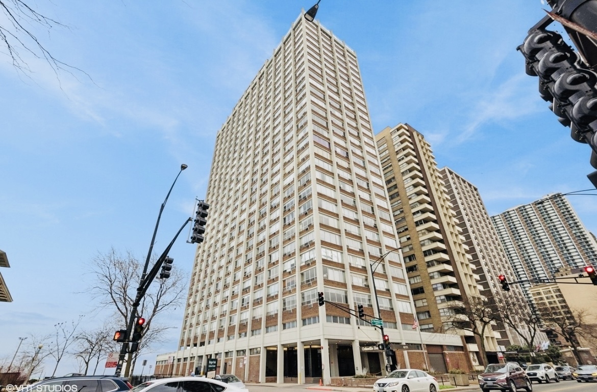 6171 N Sheridan Rd #2202