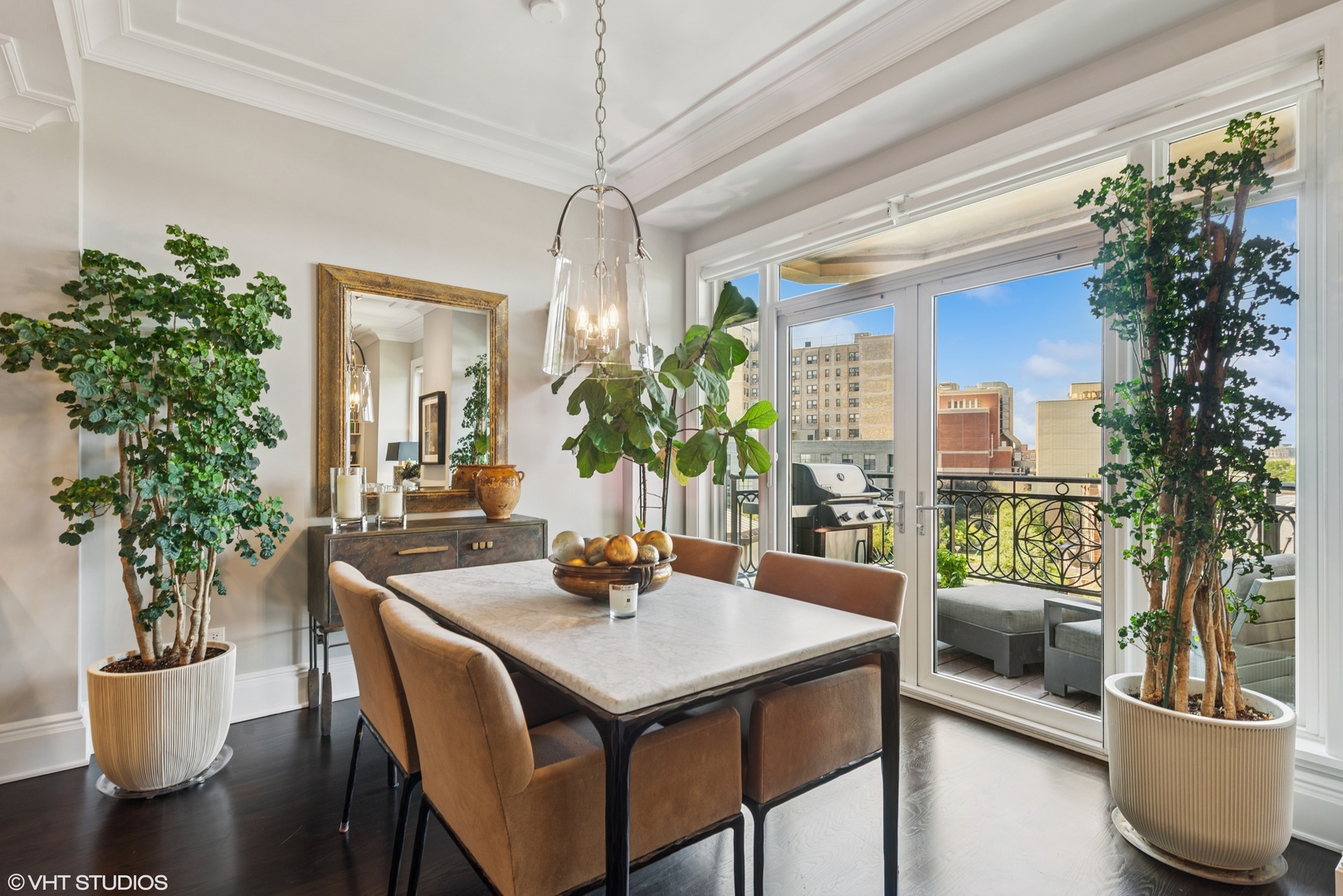 2550 N Lakeview Ave #N602 Chicago, IL 60614