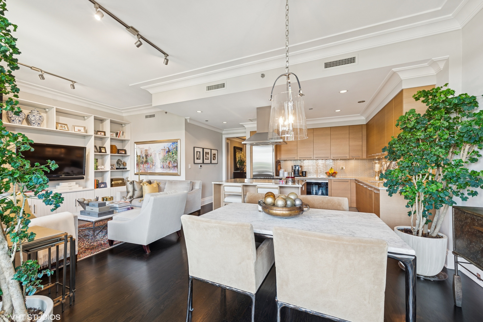 2550 N Lakeview Ave #N602 Chicago, IL 60614