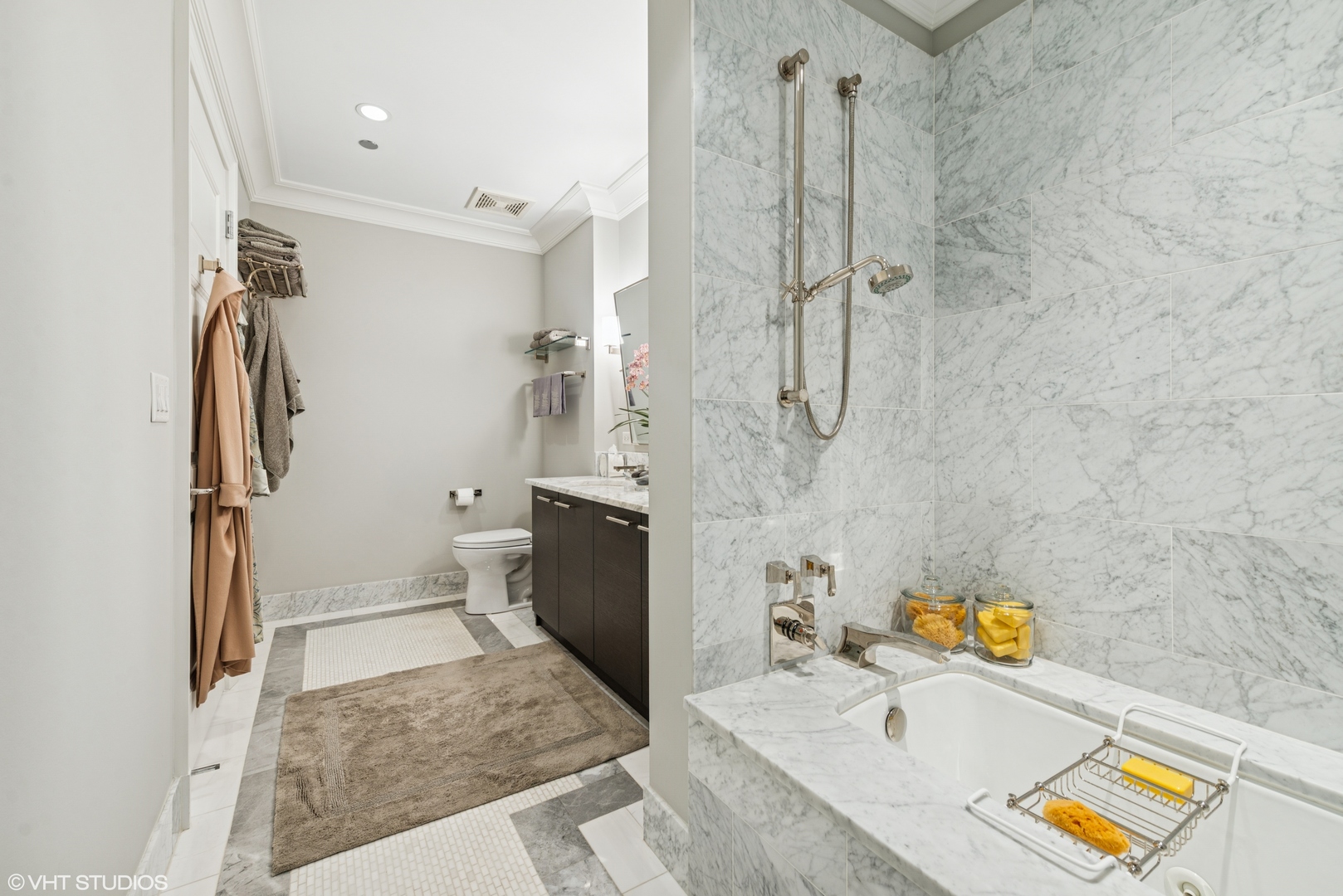 2550 N Lakeview Ave #N602 Chicago, IL 60614