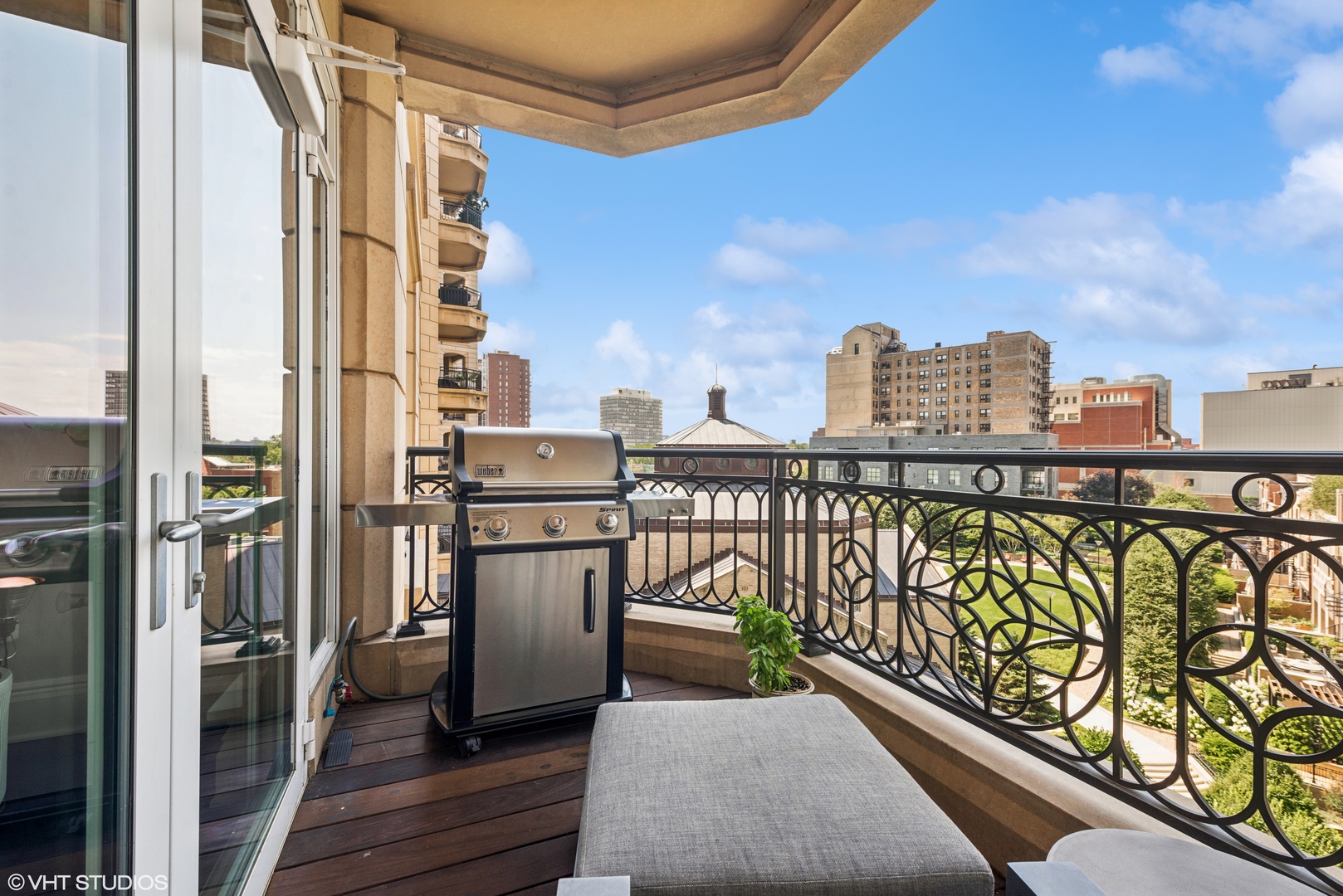 2550 N Lakeview Ave #N602 Chicago, IL 60614