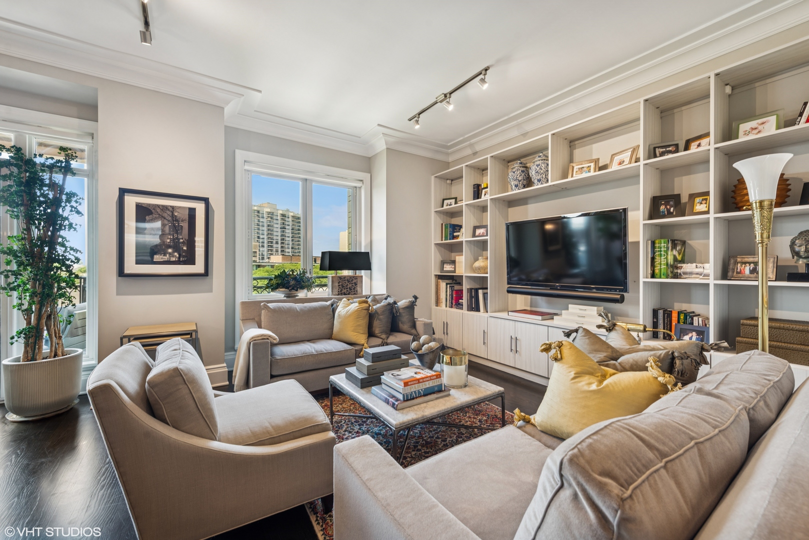 2550 N Lakeview Ave #N602 Chicago, IL 60614