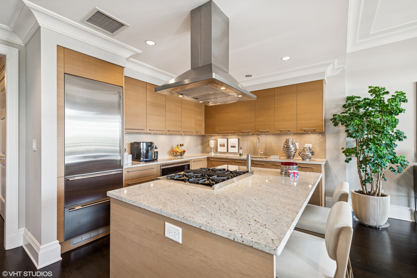 2550 N Lakeview Ave #N602 Chicago, IL 60614