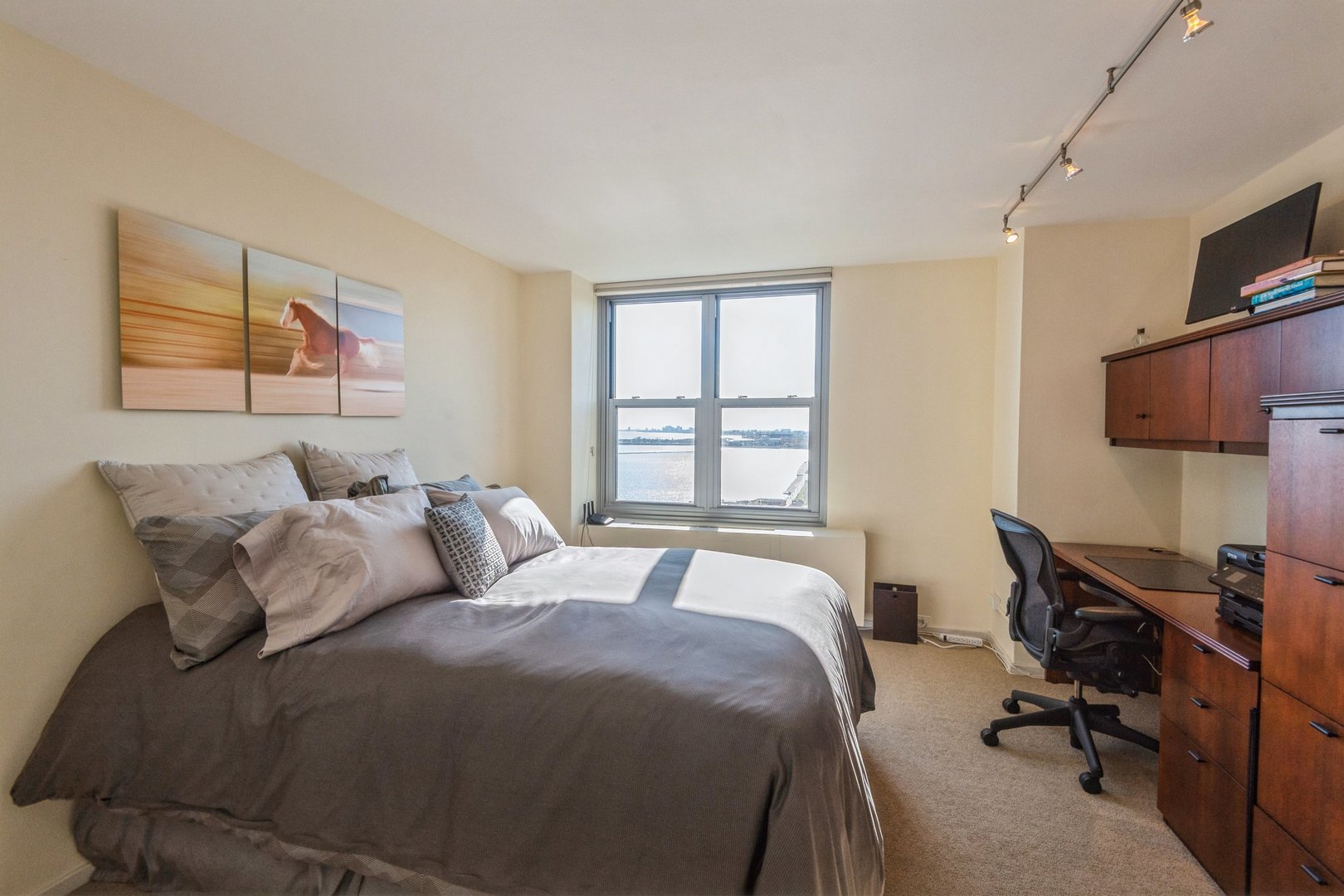 400 E RANDOLPH St #2019 Chicago, IL 60601