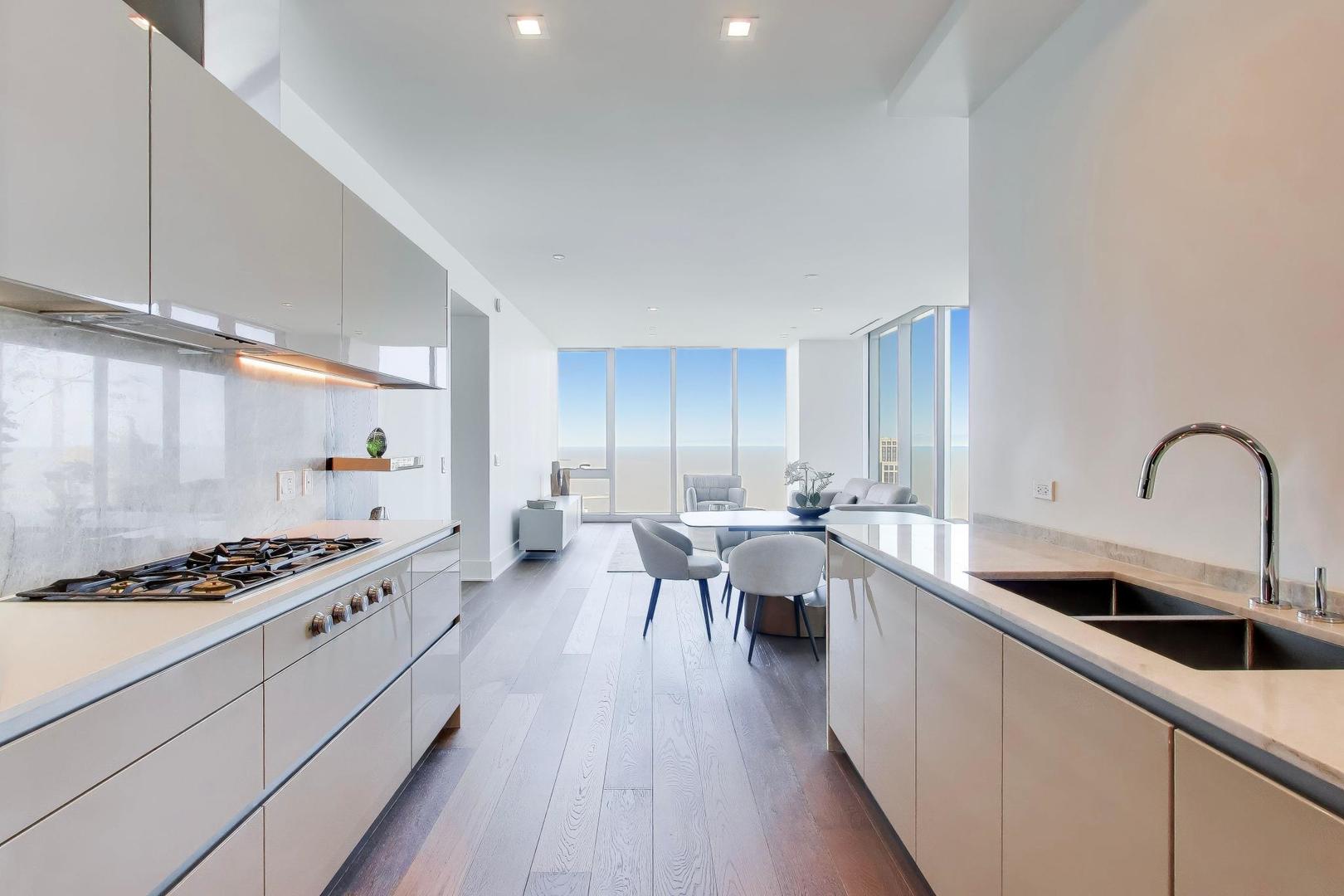 363 E Wacker Dr #6805 Chicago, IL 60601