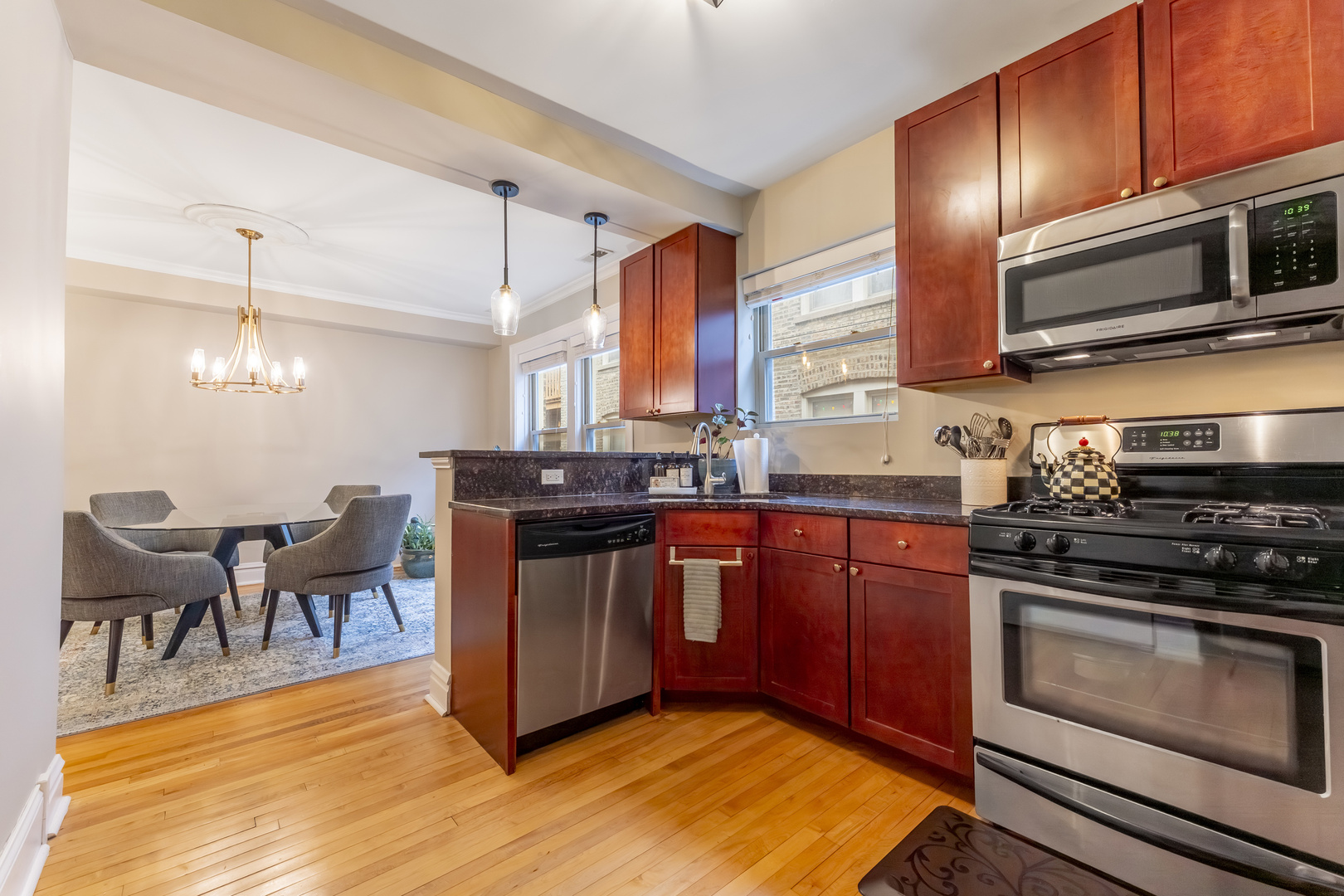 617 Washington Blvd #2N Oak Park, IL 60302