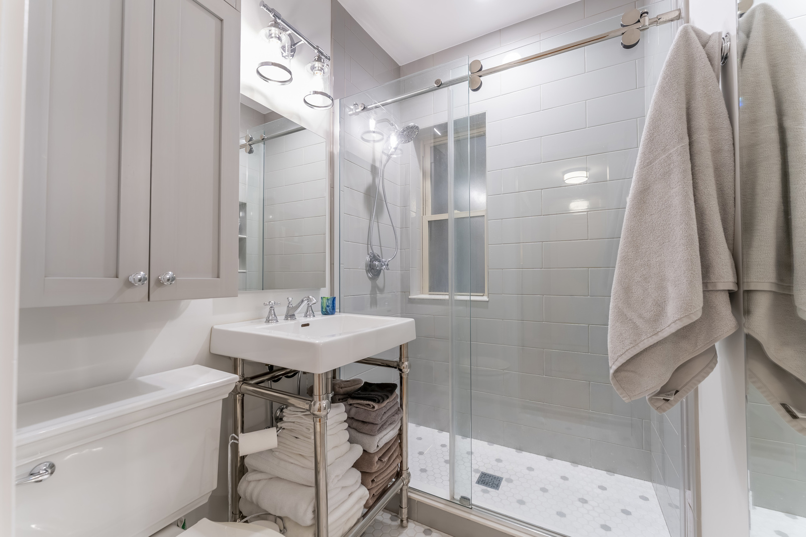 617 Washington Blvd #2N Oak Park, IL 60302