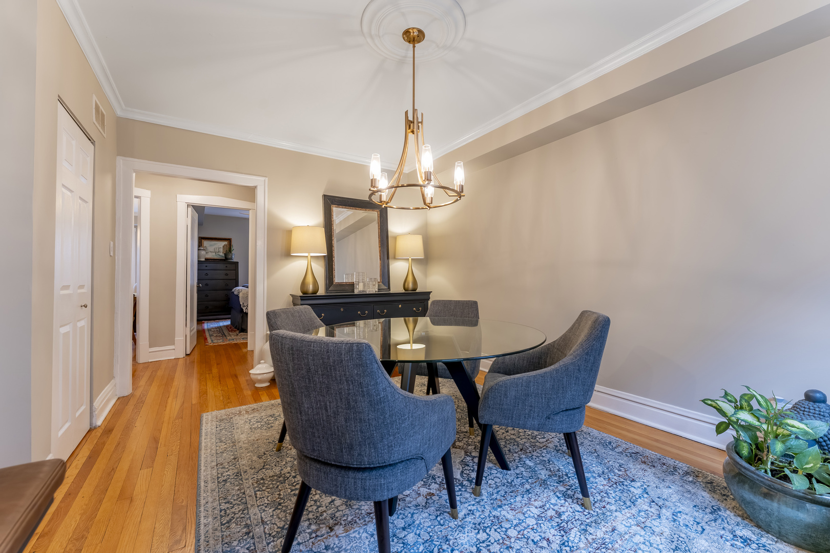 617 Washington Blvd #2N Oak Park, IL 60302