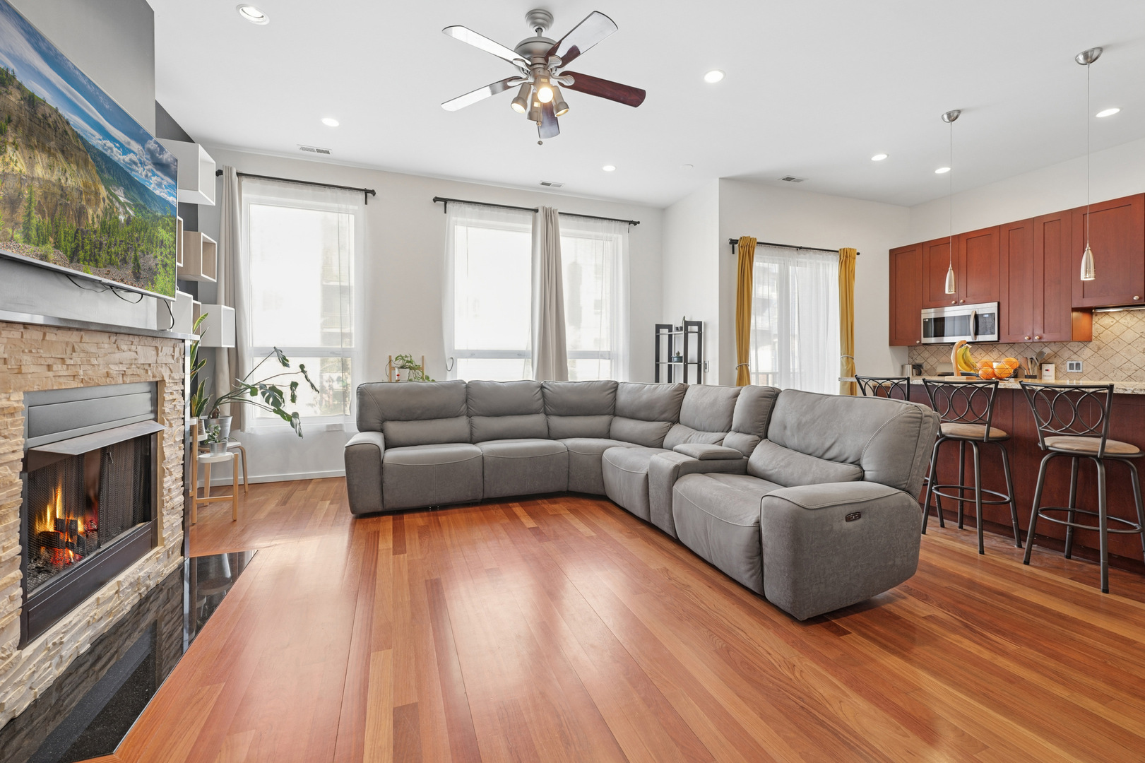 1735 N Western Ave #2 Chicago, IL 60647